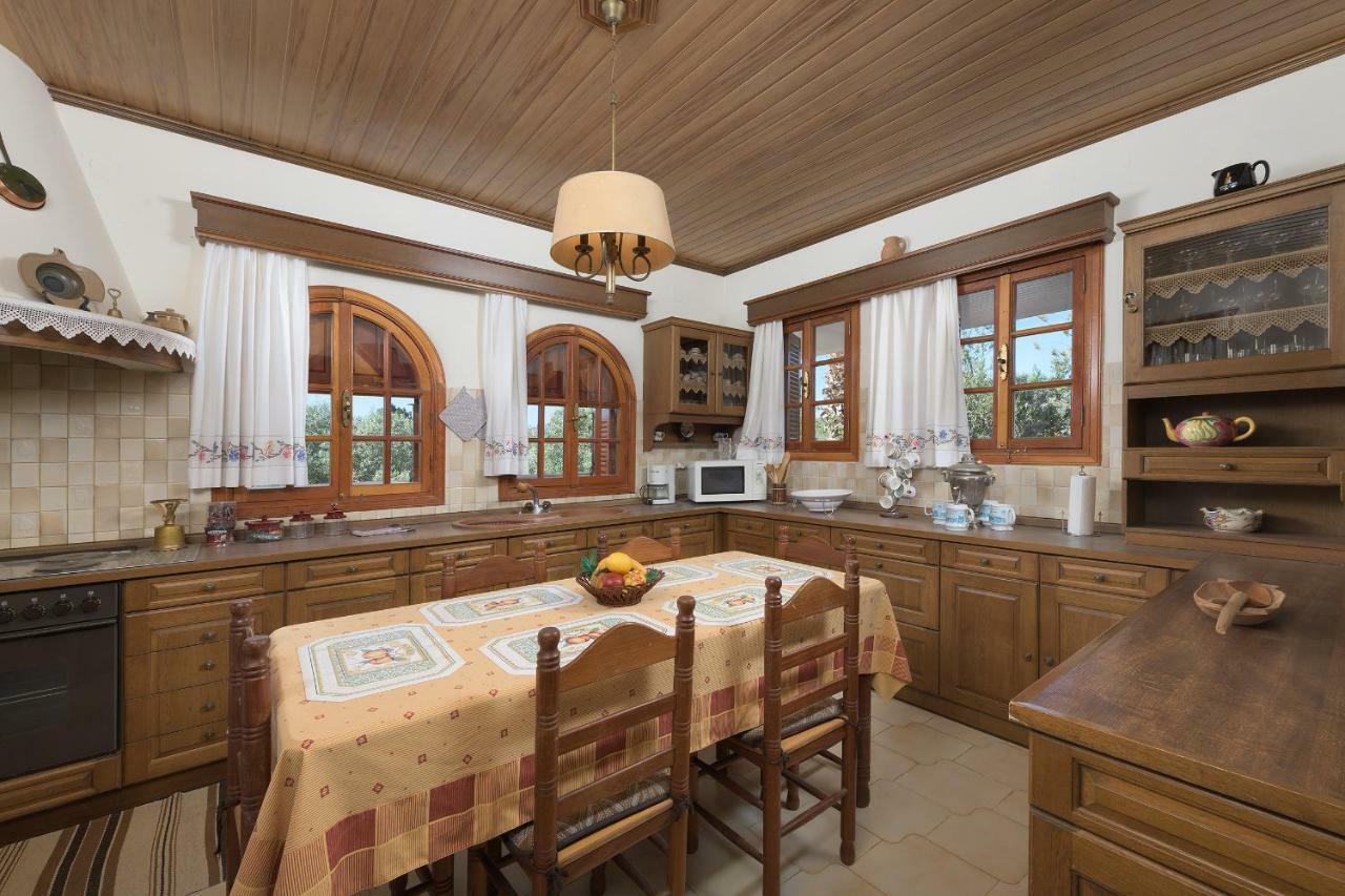 Villa Valasia Генади Екстериор снимка